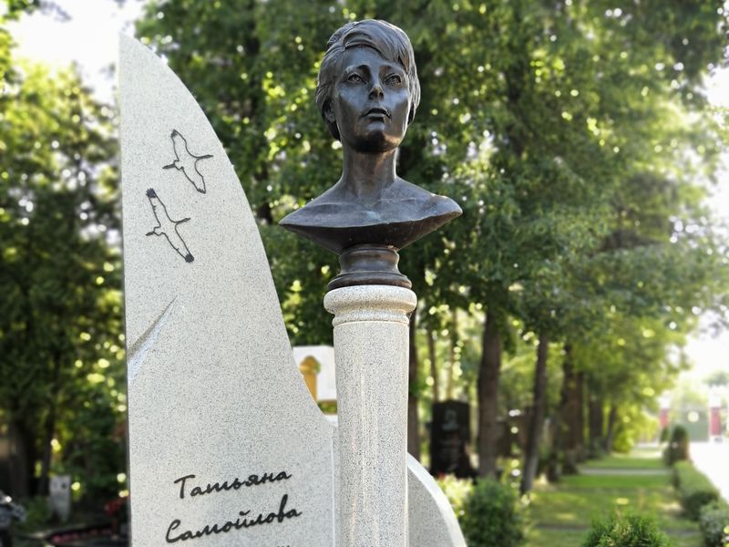 Экскурсия по новодевичьему кладбищу в москве